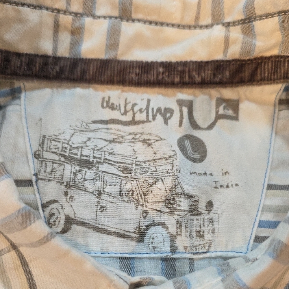 173 Quiksilver White and Blue Checkered Casual Button Up Shirt - Picture 6 of 11